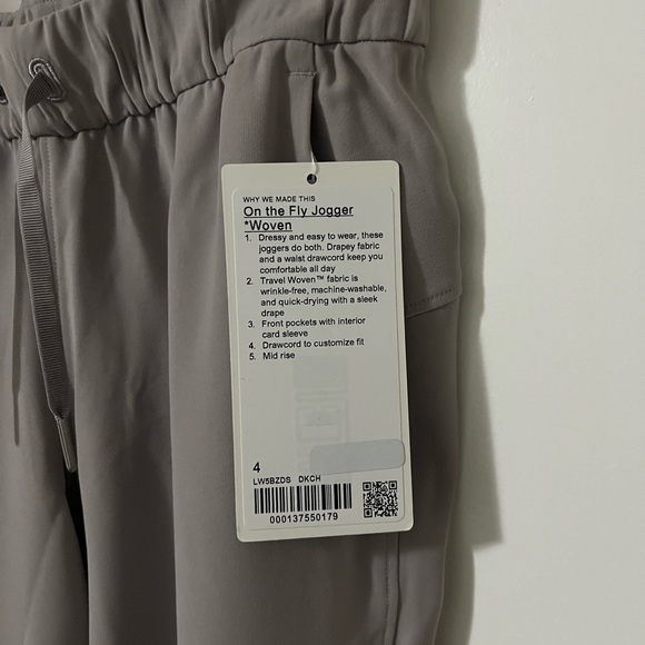 NWT Lululemon On the Fly Jogger Woven Size 4 - Picture 3 of 3